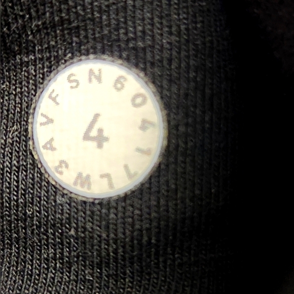 Lululemon Cotton Terry Embroidered Floral Patches To You Tunic In Black Size 4 - Picture 7 of 13